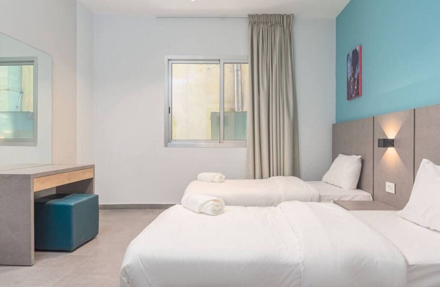 Grey 105: Modern 2-Bedroom Apartment in Awkar