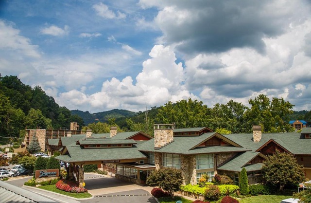 Greystone Lodge on the River