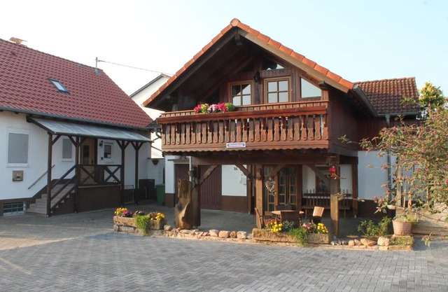 großes & gemütliches Ferienhaus 100qm - 2 Balkone, große Terrasse, W-LAN und Parkplatz