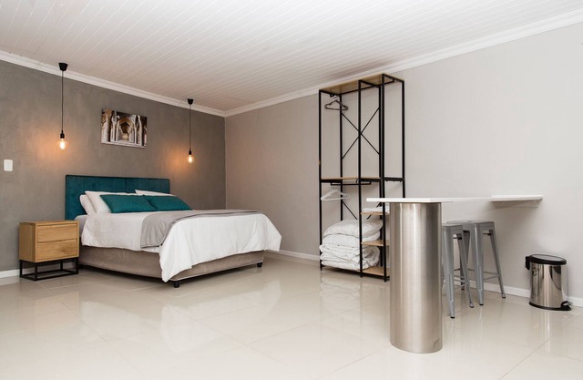 Groenvlei Self Catering Accommodation located in the beautiful town of Paarl, SA