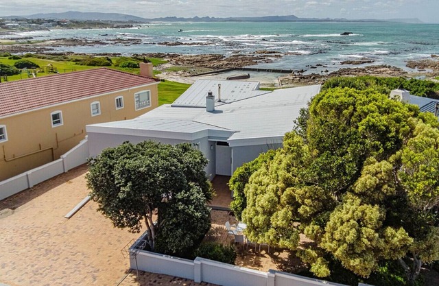 Groot Kabeljou | Oceanfront Family Fun in Kleinbaai