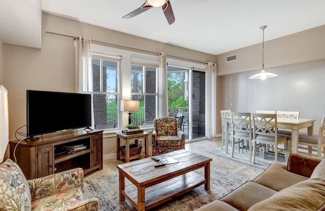 Ground-Floor 1BR Haven ~ Golf Cart ~ Bayview ~ Near Baytowne!