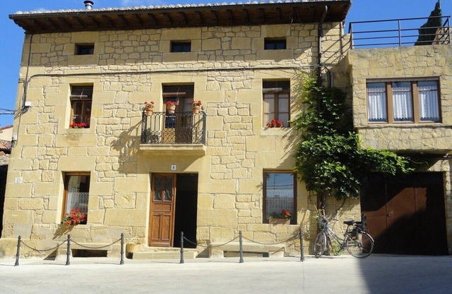 Ground floor apartment in mansion in the Rioja