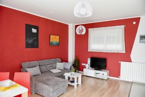 Ground Floor Apartments With Spacious Backyard / Lovely apartment with backyard and table tennis