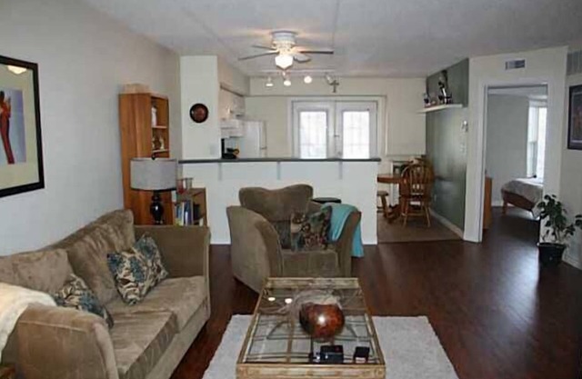 Ground Floor Condo Between Toronto And Niagara Falls
