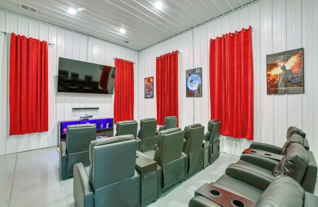 Group Getaway in Cadillac MI W/Theater Room