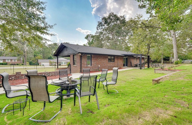 Group Getaway w/Fenced Yard & Pool Table in Wrens