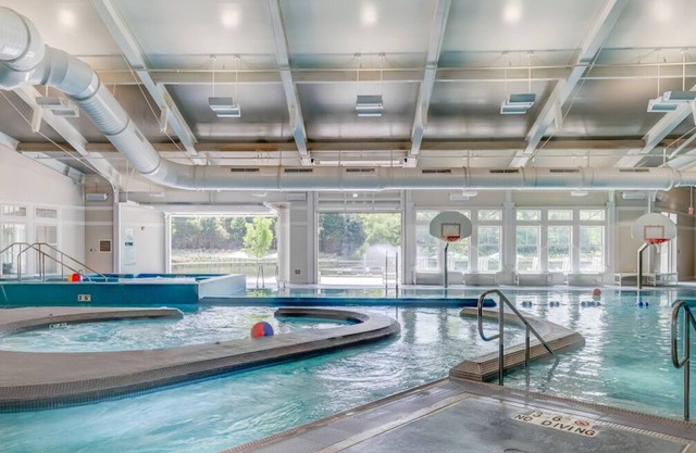 Group Outer Banks Getaway! Spacious 2 Great Units for Large Groups! Kitchen