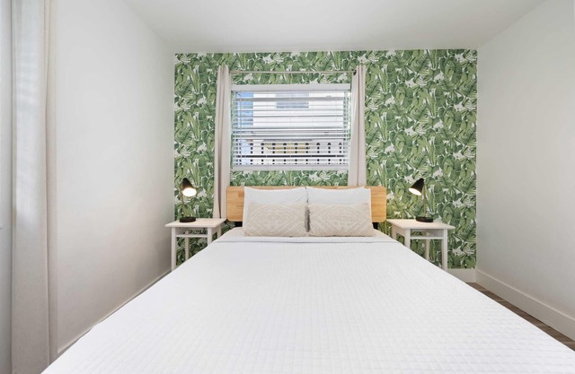 GROVE27-1 | stay near Miami's chic neighborhood