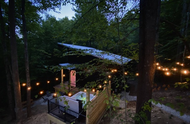 Guest Favorite | Forest Retreat | Hot Tub