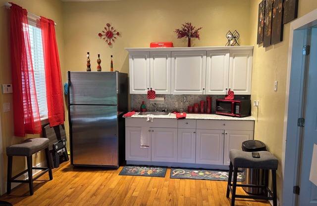 Guest House 1-bedroom with WiFi and AC in amazing West Palm Beach