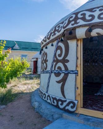 Guest house and yurt camp Svetlana