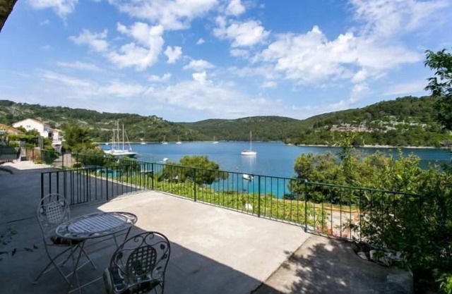Guest House Busurelo - One Bedroom Apartment with Sea View