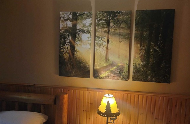 Guest House by Chilliwack River-sleeps 6. Hiking, rafting, fishing & more!