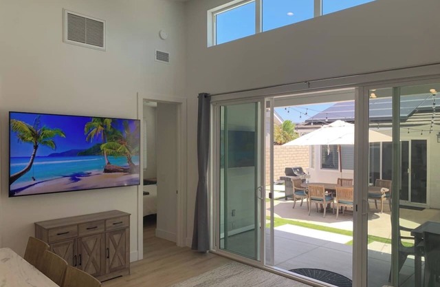 Guest House | Close To Beach | Hot Tub | Privacy