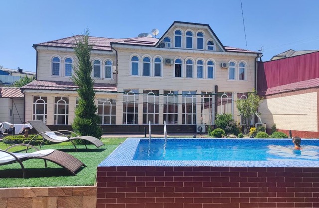 GUEST HOUSE "Rohat Lux"