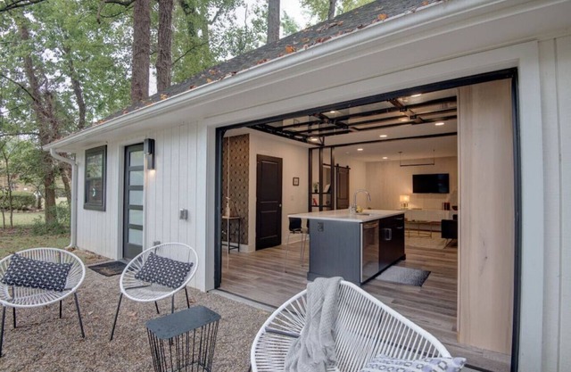 Guest house · Ultra Modern open w/retractable glass garage door