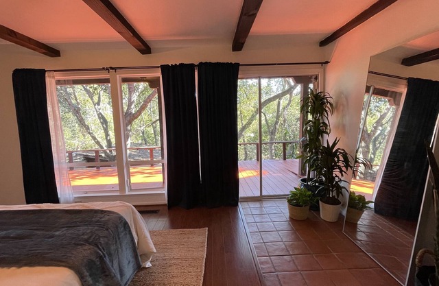 Guest Suite Retreat in Los Altos Hills