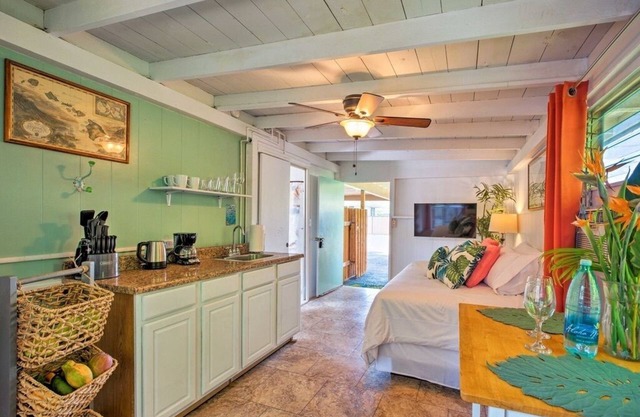 Guest suite, studio near the beach. 30 days minimum stay