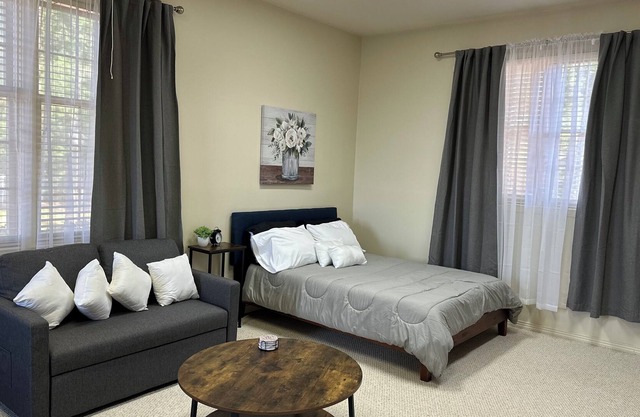 Guesthouse in the ❤️ west LR