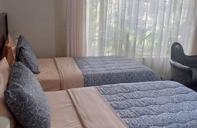 Guesthouse with green garden and pool - 2102