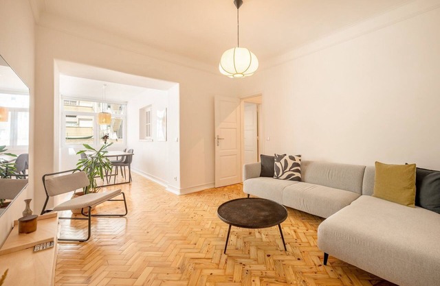 GuestReady - Bright and airy Lisbon retreat