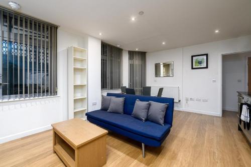 GuestReady - Chic Apartment with Terrace in London