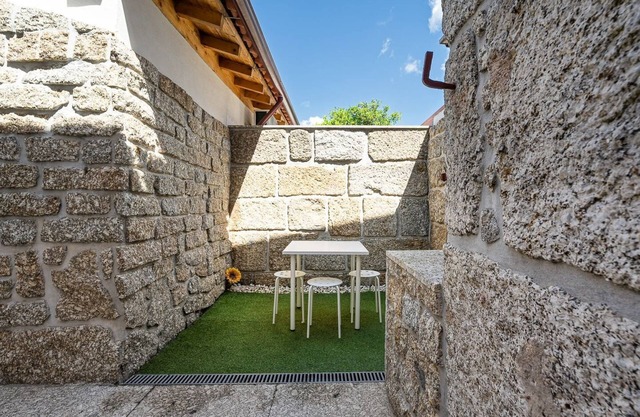 GuestReady - Modern Stone Loft - Guimarães