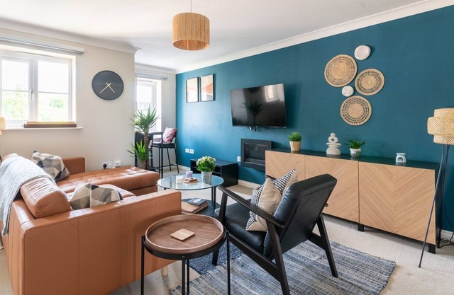 GuestReady - Suburban Living in Cheswick Village