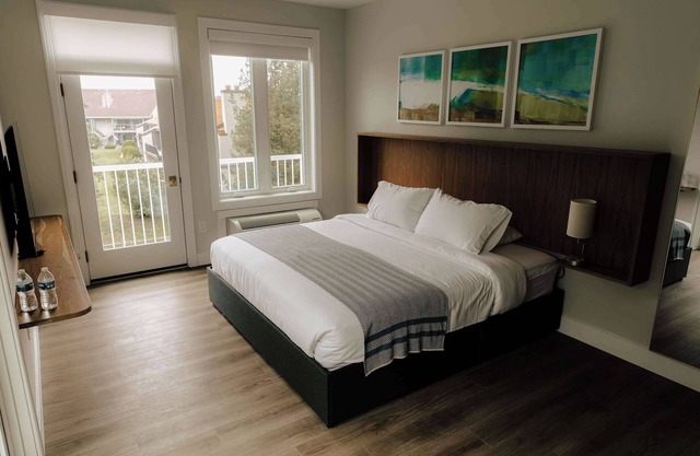 Guestroom - 1 King Su
