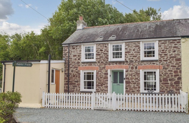 Guildford Bridge Cottage