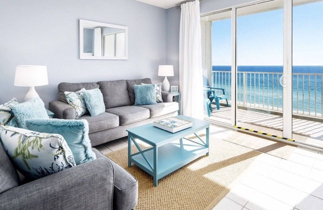 Gulf Dunes 607: Top Floor, Direct Ocean View, Beachfront Condo, Sleeps 6!