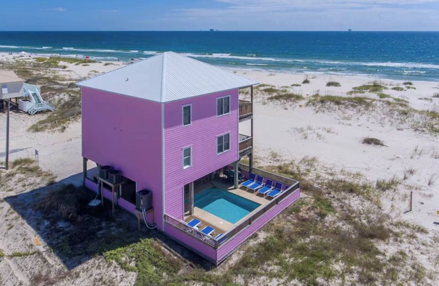 Gulf Front house, Private Pool, 5 ensuites, Quiet Never Crowded Beach, Fire Pit