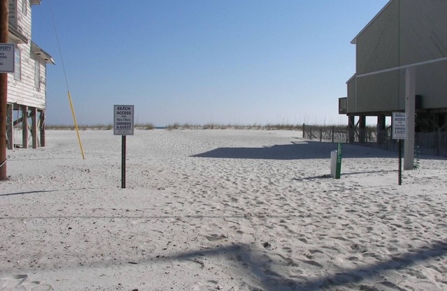 Gulf Shores Great Family Getaway Condo Overlooking Pool w/Beach & Lagoon Access