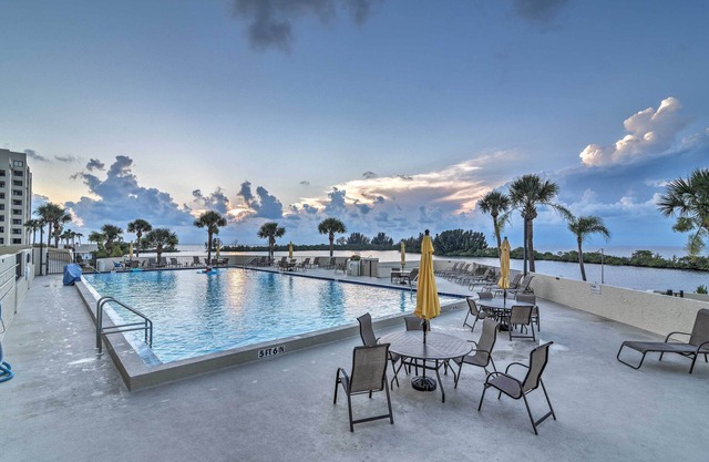 Gulf-View Hudson Condo in Beachfront Resort!