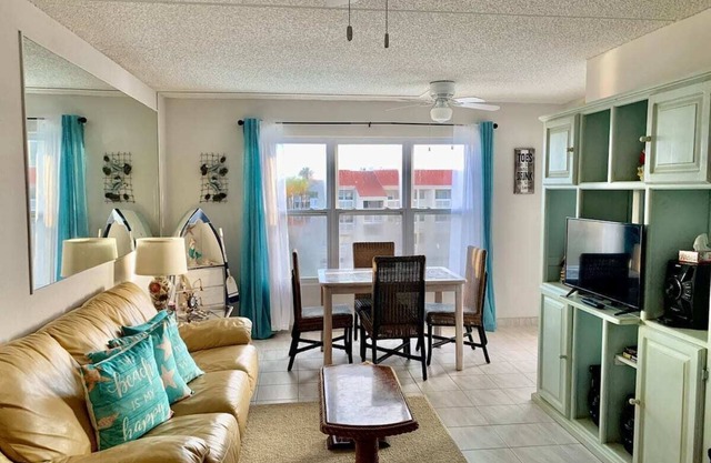 Gulfview Hideaway-Spectacular Pool & Beach Access!
