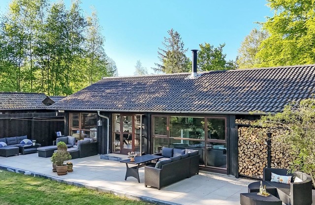 "Gustine" - 300m from the sea by Interhome