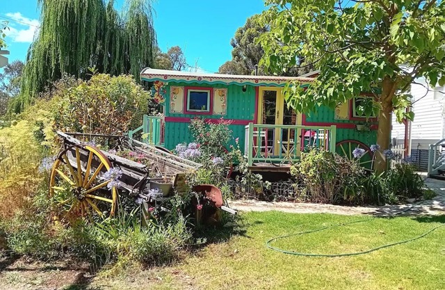 Gypsy Rose wagon peace and quietnShepherd’s hut in Balingup, Australia