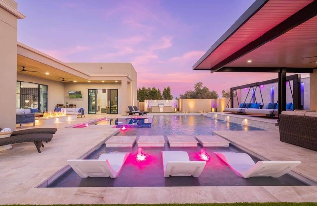 HÓZHÓ Estate on Harmony