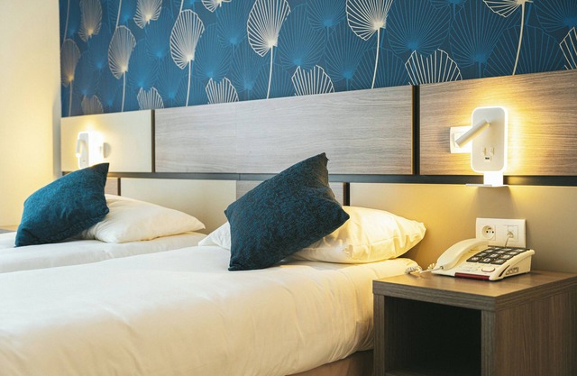 Hôtel Holidays & Work