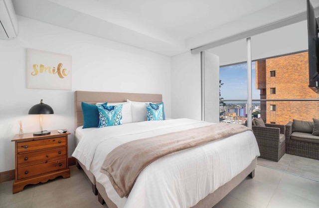 H809 - Penthouse Living | 2 Balconies | Pool | Gym