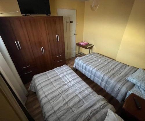 HABITACION DOBLE baño compartido