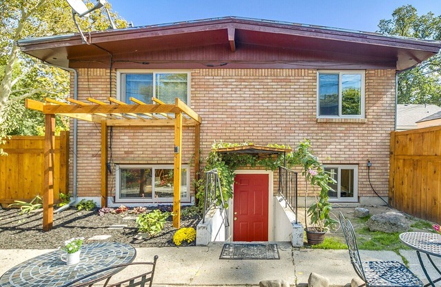 #HabitueHomes - Red Ivy #4 - 2 Bed + Pullout Sofa + Dog Friendly
