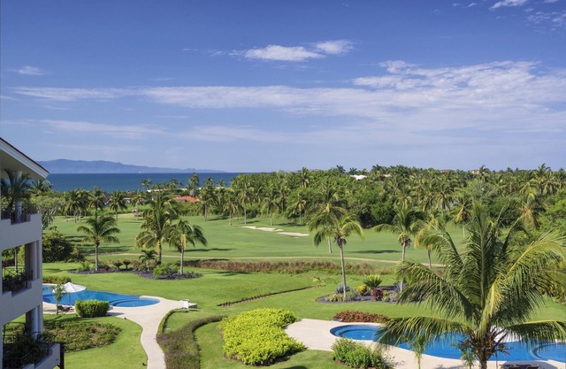 Hacienda de Mita Ocean View Penthouse, Golf Cart, Maid, Premier Golf Membership