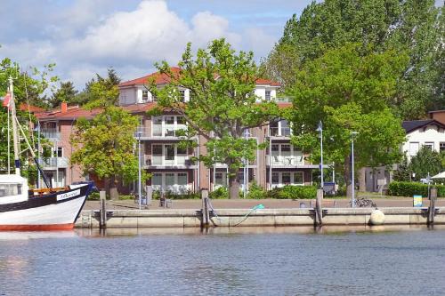 hafennahe Penthousewohnung mit Meerblick - Hafenresidenz Lauterbach FeWo 2-7