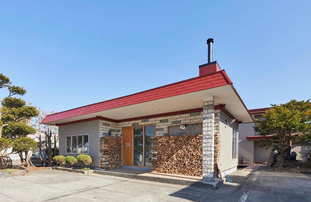 Haku Hostel Cafe Bar