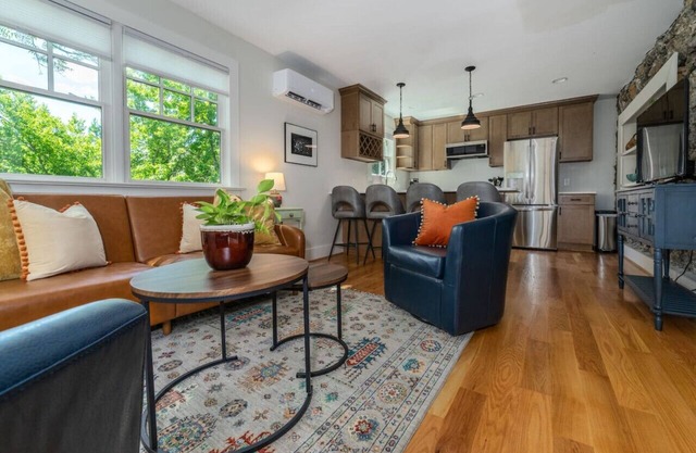 Halestone Cottage Downtown Lex
