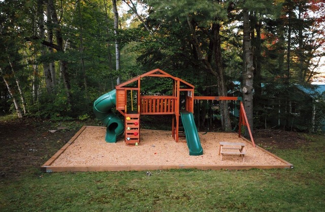 Halls Lake Resort Luxury Cottage