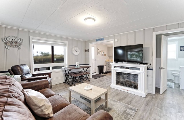 Hamilton's Home at The Getaway I Dog Friendly - Easy beach access and parking