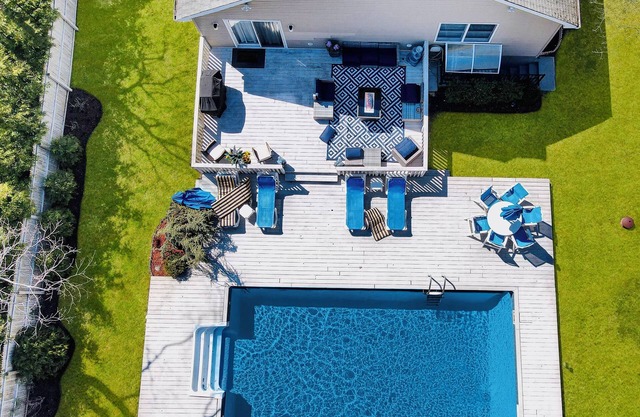Hampton bays summer home get away!